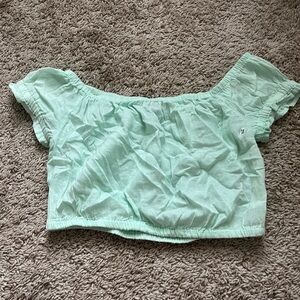 OFF SHOULDER CROP TOP